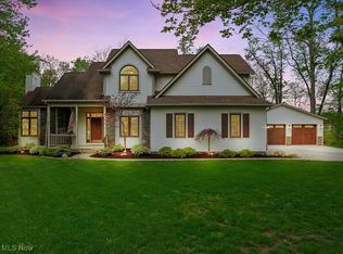 2398 Fox Cir, Ravenna, OH 44266