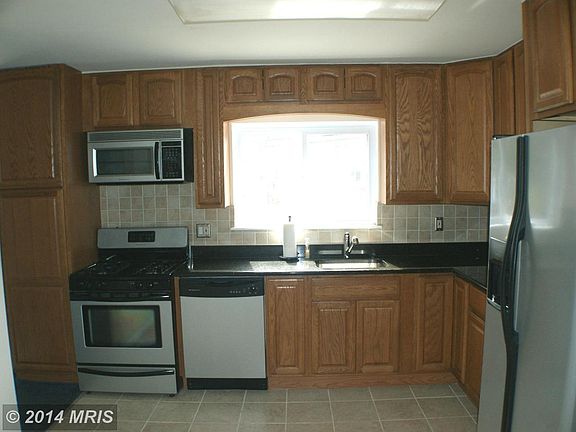 2nd image of 221 Bond Ave