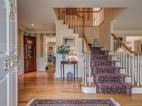 4th image of 8278 Glen Eagle Dr