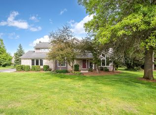 5676 Overbrook Ct, Ann Arbor, MI 48105