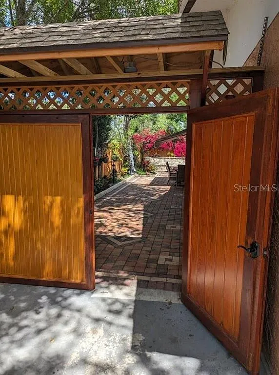 1 bed, 1.0 bath, 725 sqft, $2,000 — Photo 2