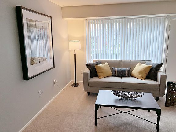 5th image of 5327 Carswell Ave #1686295