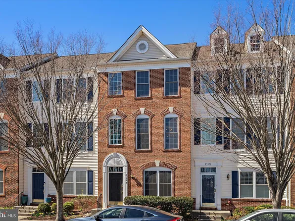 25373 Crossfield Dr, Chantilly, VA 20152