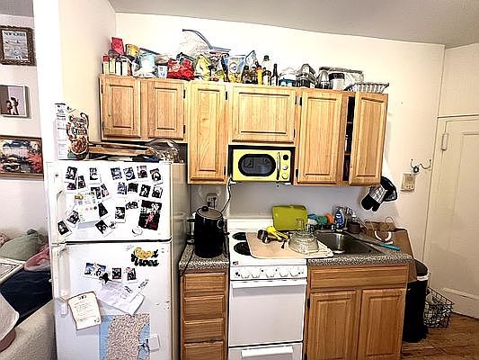 4th image of 17 Stuyvesant St APT 16
