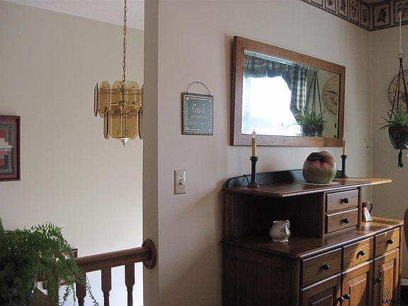Foyer/Breakfast Nook