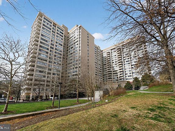 2nd image of 5500 Friendship Blvd #1423n & 1424n