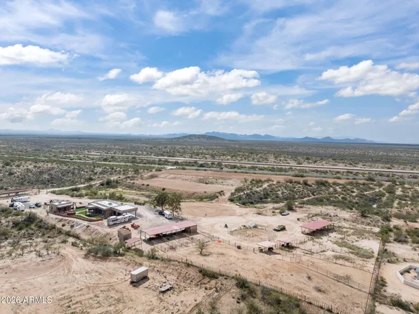 21800 W Hawkeye Road, Congress, AZ 85332