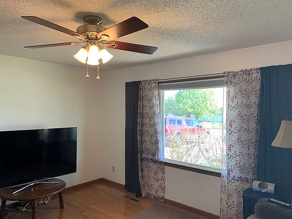 3rd image of 2916 27th St