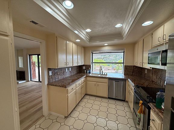 3rd image of 17592 Corbel Ct