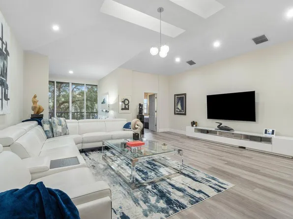 5083 Lake Catalina Drive #B, Boca Raton, FL 33496