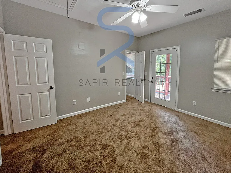 221 Fletcher St SW — Photo 6