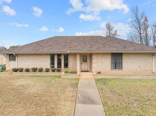 1606 McAllen St, Henderson, TX 75654