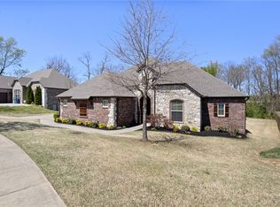 6500 SW Fair View Blvd, Bentonville, AR 72713