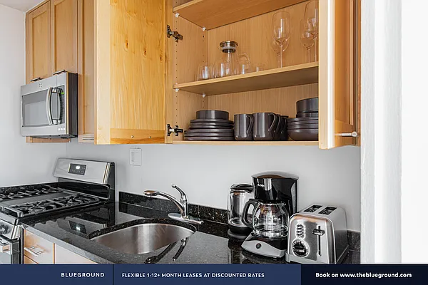 Rented by The Blueground | media 92