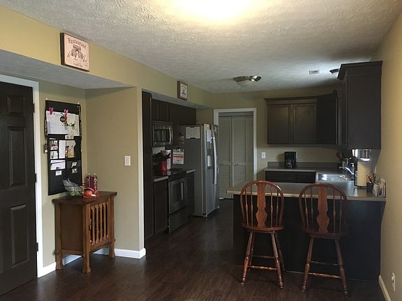 5th image of 330 Bluegrass Dr
