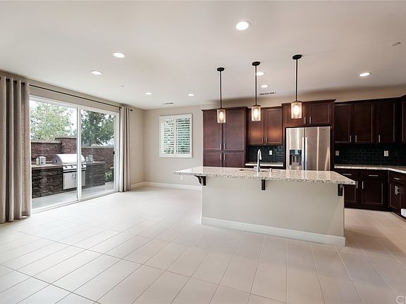 3rd image of 15741 Myrtlewood Ave