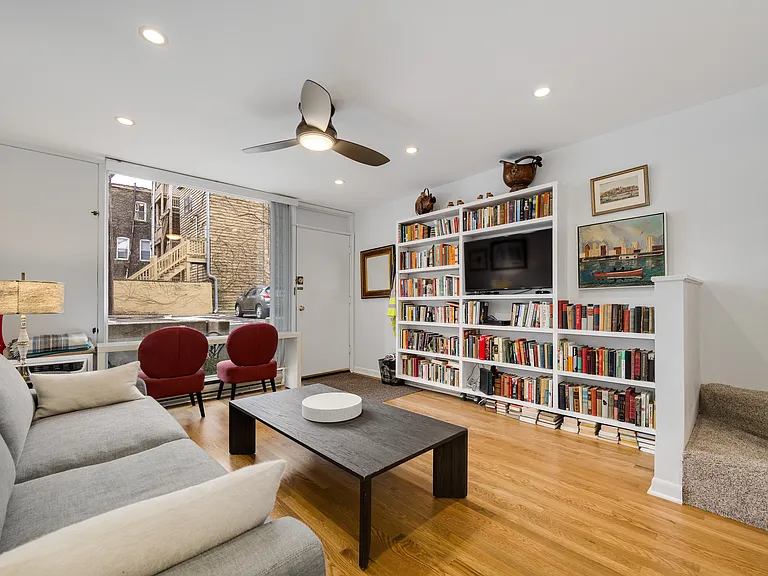 235 W Eugenie St #M2-G8 — Photo 11