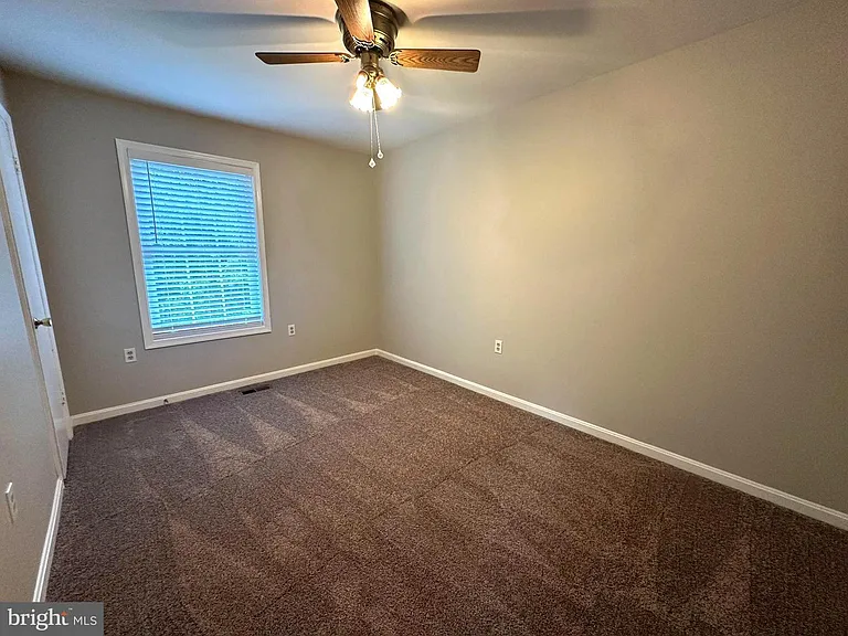 11928 Sentinel Point Ct — Photo 17