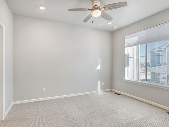 4th image of 1830 S Poplar Ct