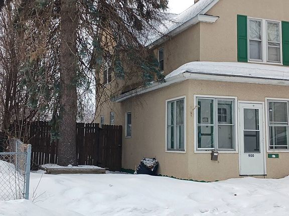 3rd image of 900 Rose Ave E