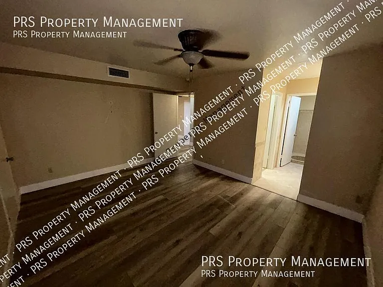 5100 N Miller Rd #11 — Photo 32