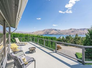 104 Riviera Pl, Chelan, WA 98816