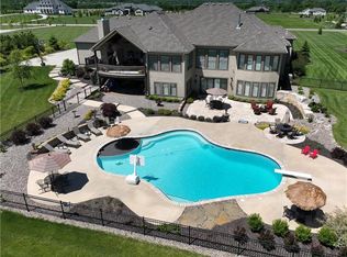 10311 Stonehaus Dr, Lees Summit, MO 64086
