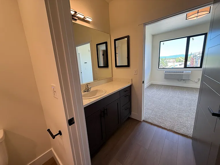 702 Victory Ln — Photo 29