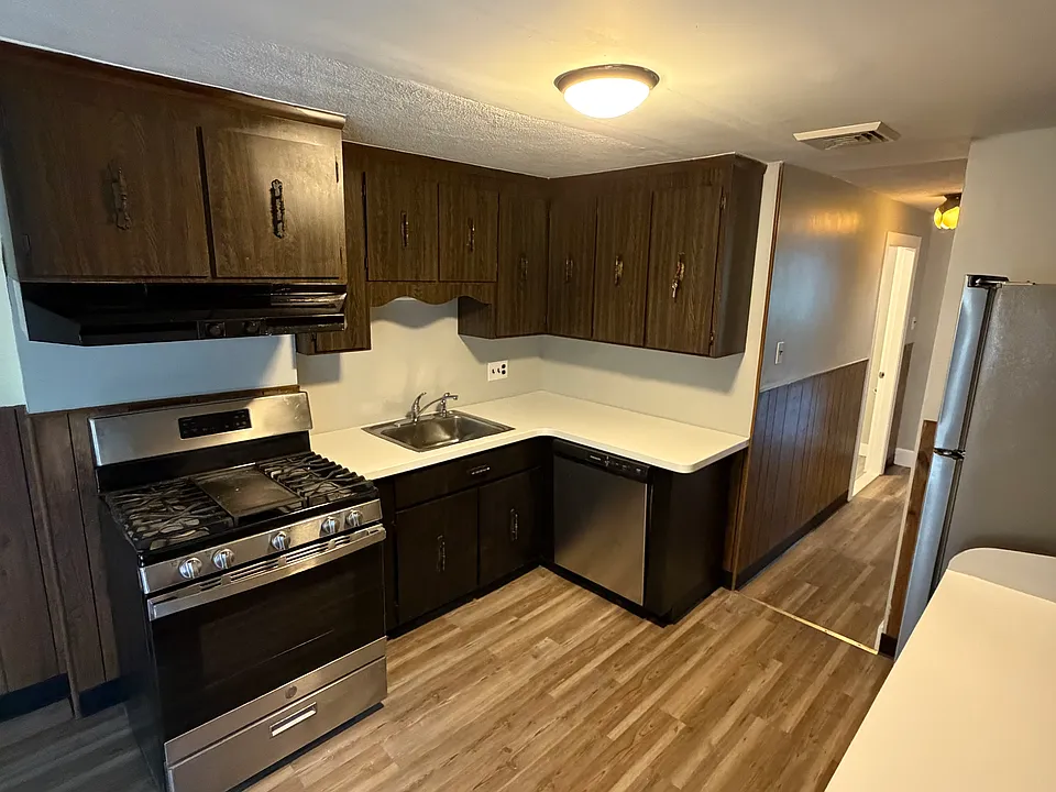 86 Bremen St #2
