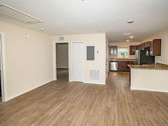 5th image of 17 Juniper Pass Dr Unit 2