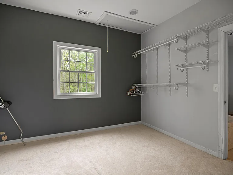 46 Walter Dr — Photo 10