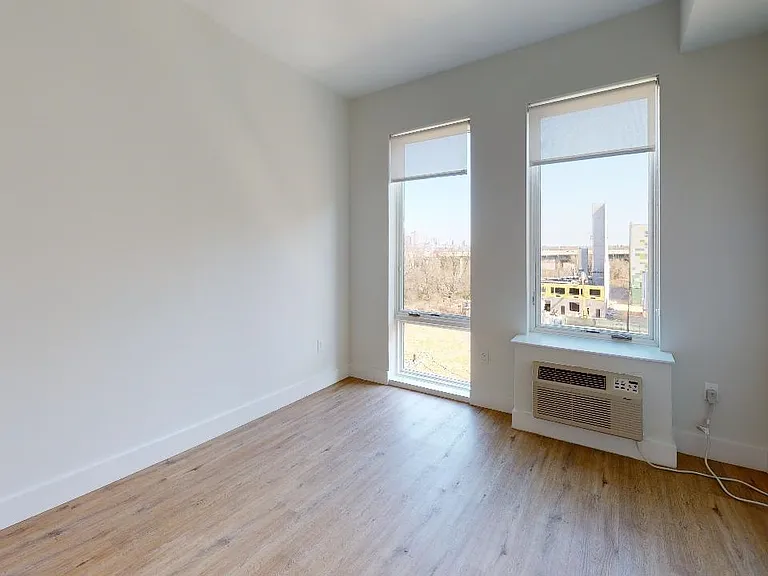 323 Pine St #304 — Photo 10