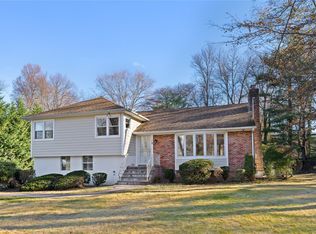 19 Birchwood Ln, Hartsdale, NY 10530