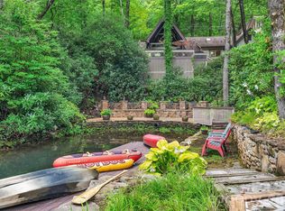 562 W Club Blvd, Lake Toxaway, NC 28747