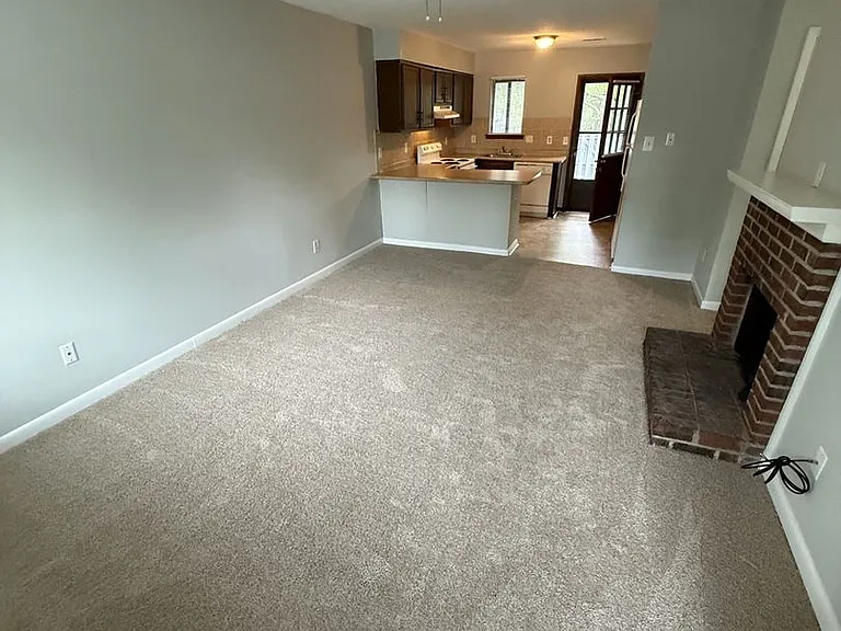 4554 N New Hope Rd — Photo 2