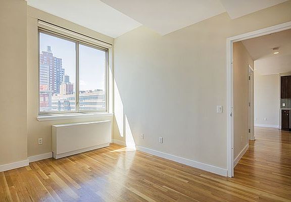 3rd image of 303 10th Ave APT 7d