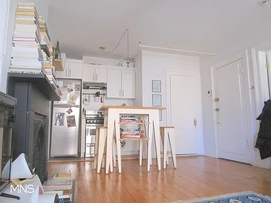 Rented by MNS | media 11