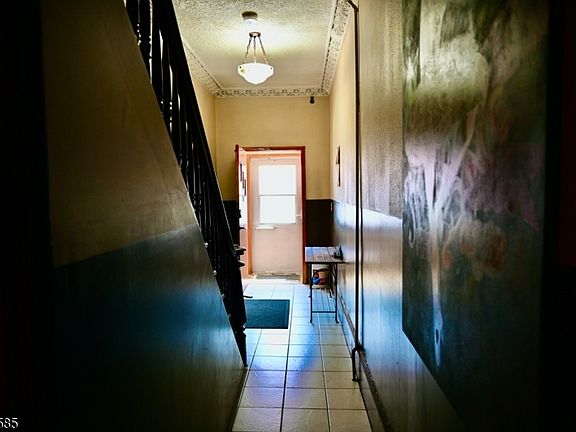 4th image of 77 Columbia St #3