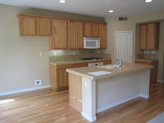 4th image of 5304 Vesta Cir