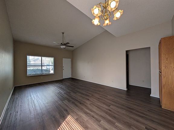 3rd image of 1023 Wood Rd
