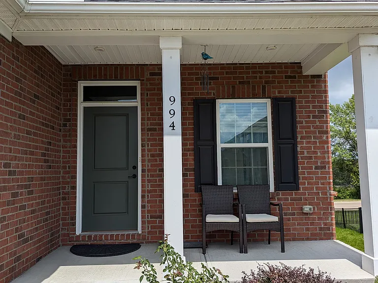 994 Brant Pl — Photo 3