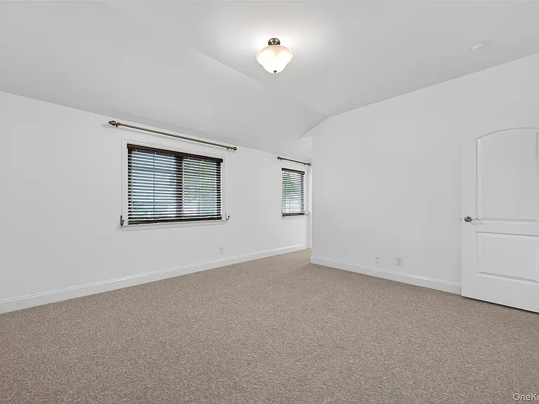 8 Lee Gray Ct — Photo 19