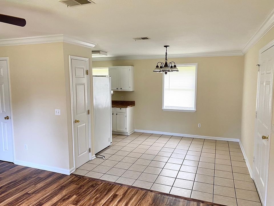 2nd image of 335 Forest Hills Dr