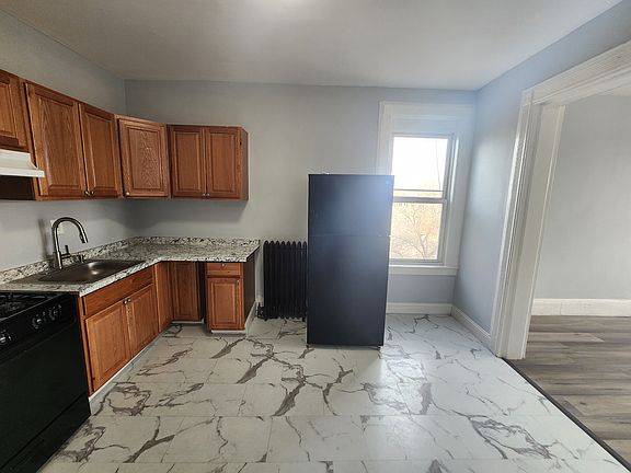 5th image of 239 Freeway Dr #12