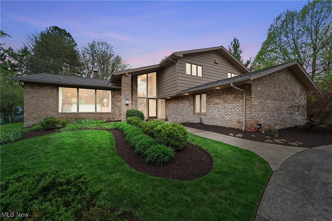 26460 Hendon Rd photo 1