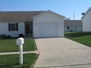 28C Colonial Dr, Clinton, IL 61727