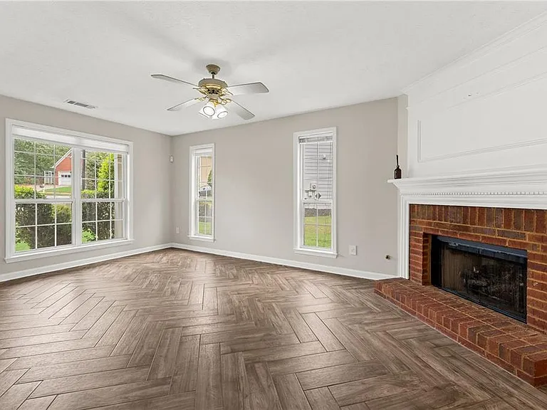 370 Manor Glen Dr — Photo 9