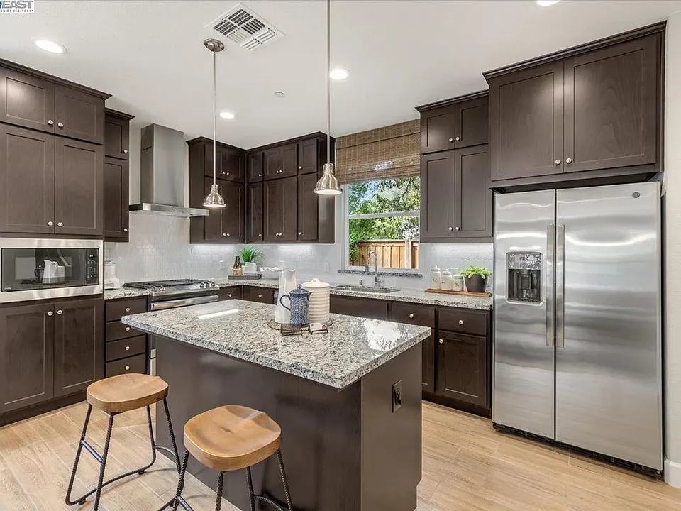 79 Aventura Cmn #1