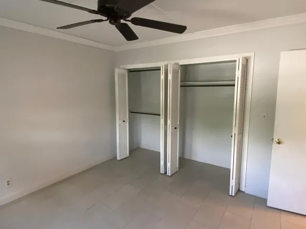 1952 NE 33rd St, Lighthouse Point, FL 33064