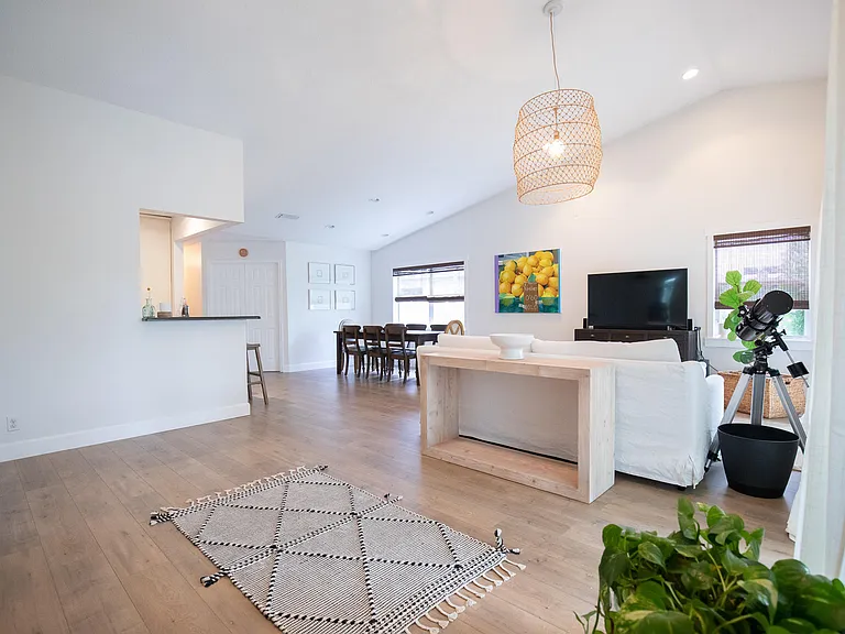 2761 Neaton Ct — Photo 2